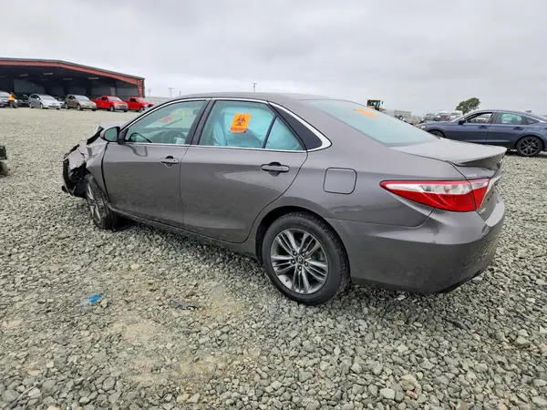 4T1BF1FK5HU814439 2017 TOYOTA CAMRY - Image 2