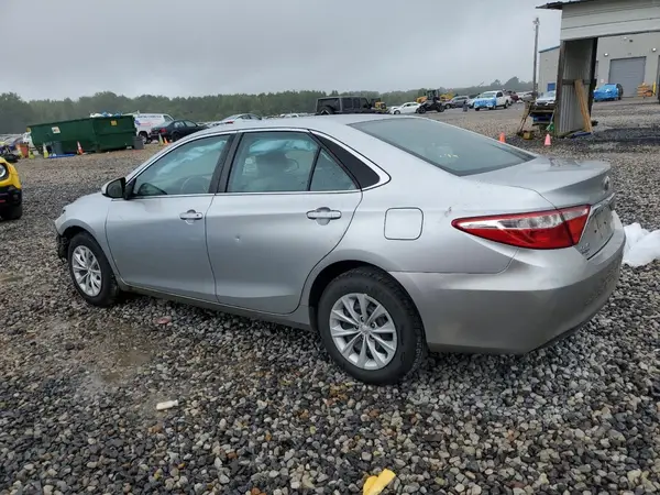 4T1BF1FK5HU814909 2017 TOYOTA CAMRY - Image 2