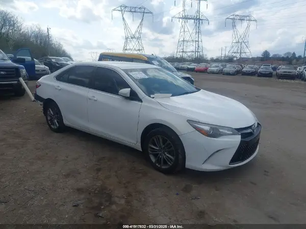 4T1BF1FK5HU814926 2017 TOYOTA CAMRY - Image 1