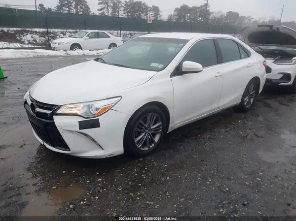 4T1BF1FK5HU815221 2017 TOYOTA CAMRY - Image 2