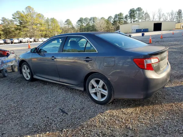 4T1BF1FK6CU078832 2021 TOYOTA CAMRY - Image 2