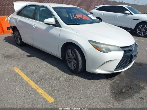 4T1BF1FK6G4578818 2016 TOYOTA CAMRY - Image 1