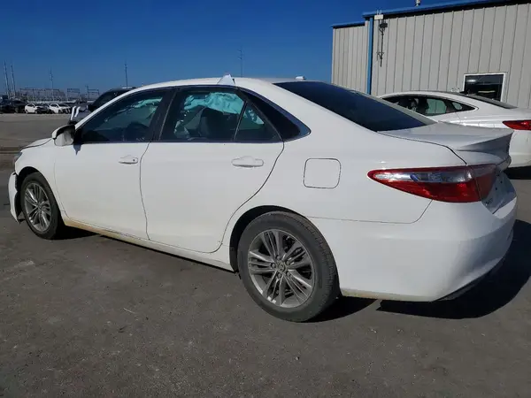 4T1BF1FK6GU117103 2016 TOYOTA CAMRY - Image 2
