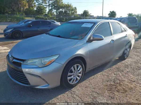 4T1BF1FK6GU117487 2016 TOYOTA CAMRY - Image 2