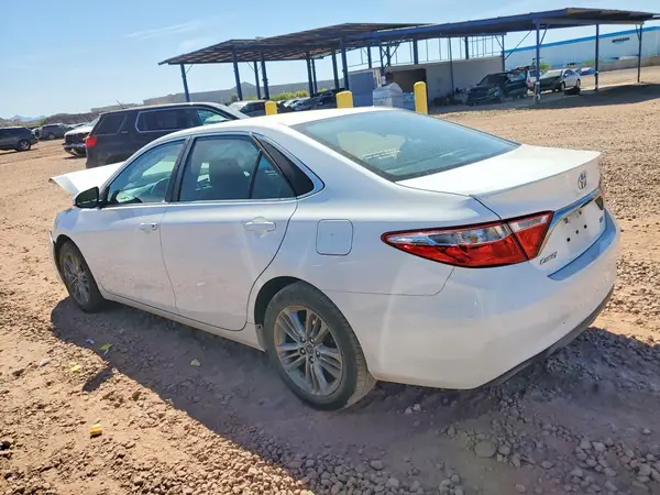 4T1BF1FK6GU117926 2016 TOYOTA CAMRY - Image 2