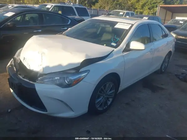 4T1BF1FK6GU119207 2016 TOYOTA CAMRY - Image 2