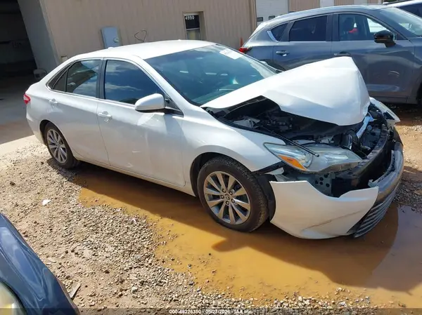 4T1BF1FK6GU123242 2016 TOYOTA CAMRY - Image 1