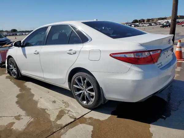 4T1BF1FK6GU123726 2016 TOYOTA CAMRY - Image 2