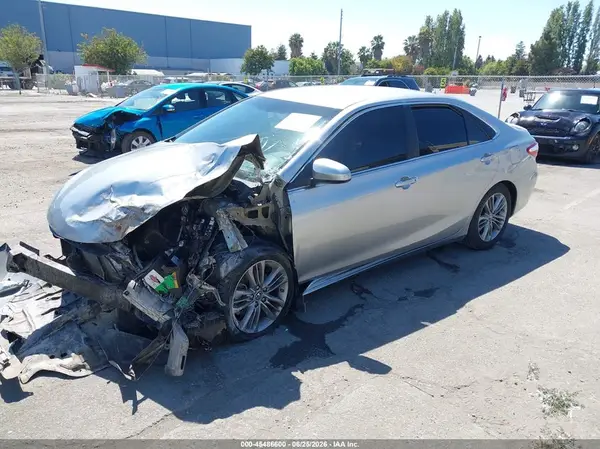 4T1BF1FK6GU128988 2016 TOYOTA CAMRY - Image 2