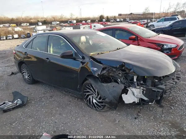 4T1BF1FK6GU132152 2016 TOYOTA CAMRY - Image 1