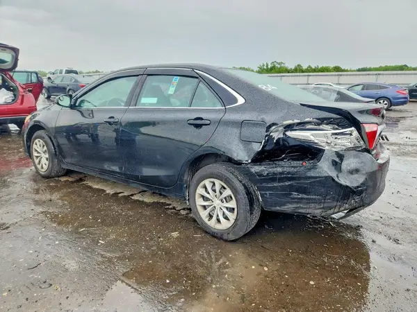 4T1BF1FK6GU132961 2016 TOYOTA CAMRY - Image 2