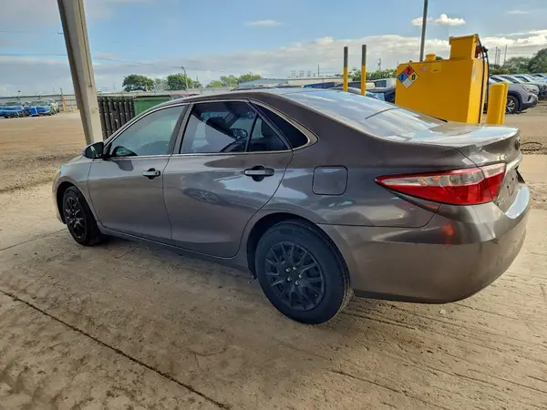 4T1BF1FK6GU133348 2016 TOYOTA CAMRY - Image 2