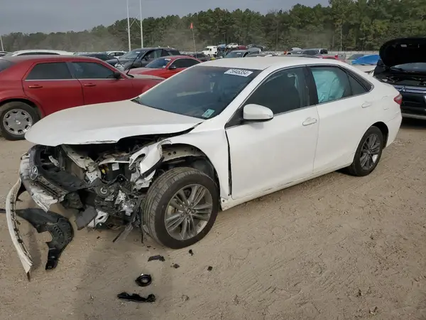 4T1BF1FK6GU134595 2016 TOYOTA CAMRY - Image 1