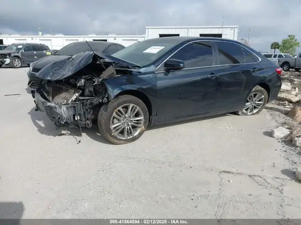 4T1BF1FK6GU136864 2016 TOYOTA CAMRY - Image 2