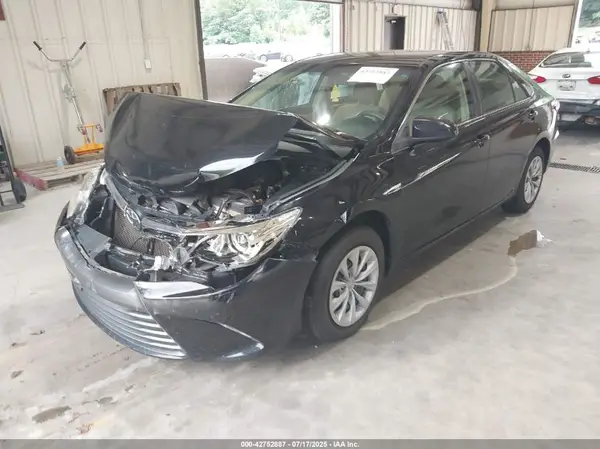 4T1BF1FK6GU137979 2016 TOYOTA CAMRY - Image 2