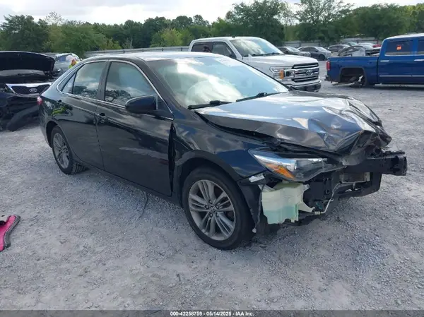 4T1BF1FK6GU138243 2016 TOYOTA CAMRY - Image 1