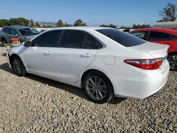 4T1BF1FK6GU138565 2016 TOYOTA CAMRY - Image 2