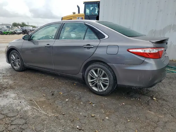 4T1BF1FK6GU138579 2016 TOYOTA CAMRY - Image 2