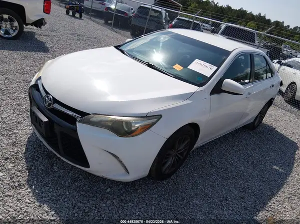 4T1BF1FK6GU139375 2016 TOYOTA CAMRY - Image 2