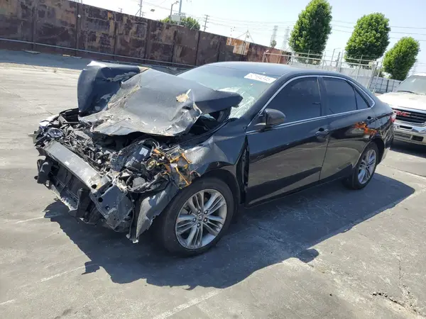 4T1BF1FK6GU139604 2016 TOYOTA CAMRY - Image 1