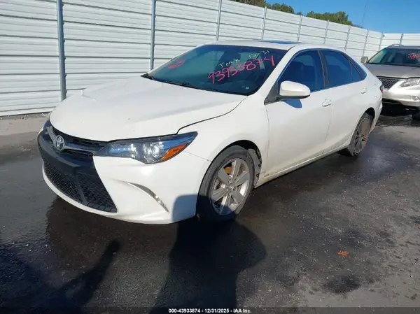 4T1BF1FK6GU140025 2016 TOYOTA CAMRY - Image 2