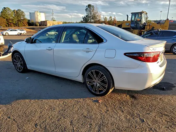 4T1BF1FK6GU141532 2016 TOYOTA CAMRY - Image 2