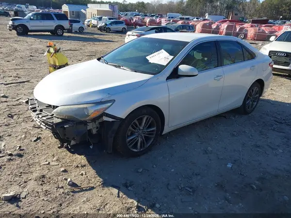 4T1BF1FK6GU142437 2016 TOYOTA CAMRY - Image 2