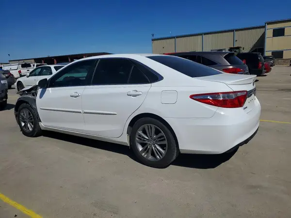 4T1BF1FK6GU143300 2016 TOYOTA CAMRY - Image 2