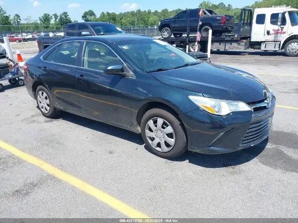 4T1BF1FK6GU144205 2016 TOYOTA CAMRY - Image 1
