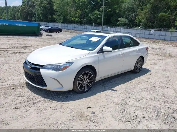 4T1BF1FK6GU144379 2016 TOYOTA CAMRY - Image 2