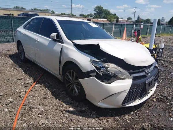 4T1BF1FK6GU147931 2016 TOYOTA CAMRY - Image 1