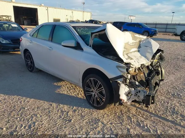 4T1BF1FK6GU149050 2016 TOYOTA CAMRY - Image 1