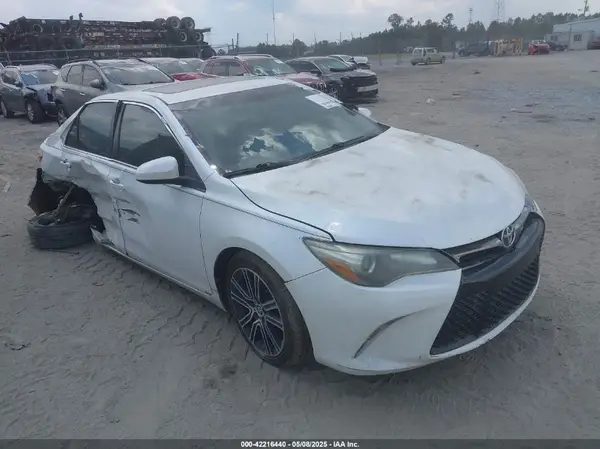 4T1BF1FK6GU150506 2016 TOYOTA CAMRY - Image 1