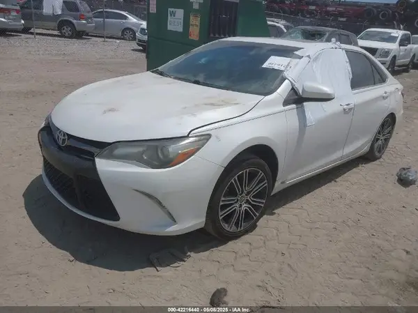 4T1BF1FK6GU150506 2016 TOYOTA CAMRY - Image 2