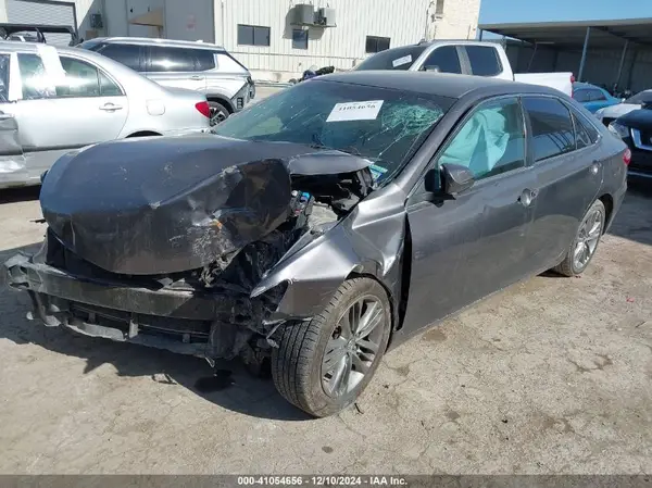 4T1BF1FK6GU150733 2016 TOYOTA CAMRY - Image 2