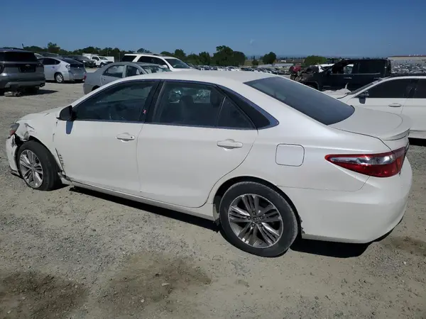 4T1BF1FK6GU154264 2016 TOYOTA CAMRY - Image 2