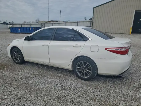 4T1BF1FK6GU156032 2016 TOYOTA CAMRY - Image 2
