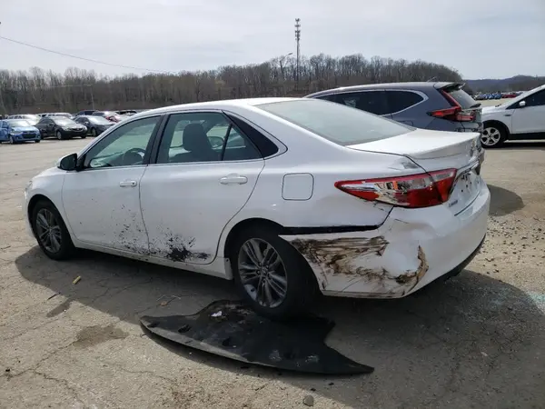 4T1BF1FK6GU158704 2016 TOYOTA CAMRY - Image 2