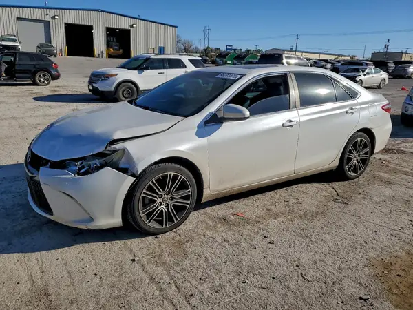 4T1BF1FK6GU159657 2016 TOYOTA CAMRY - Image 1