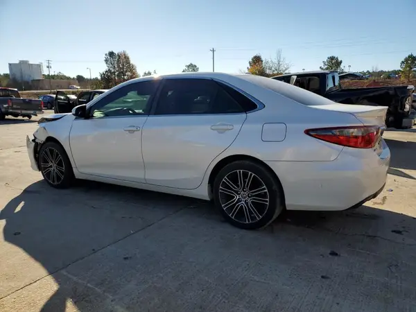 4T1BF1FK6GU160047 2016 TOYOTA CAMRY - Image 2