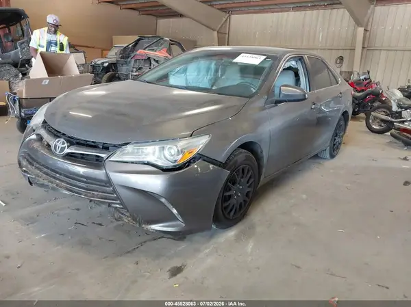 4T1BF1FK6GU160968 2016 TOYOTA CAMRY - Image 2