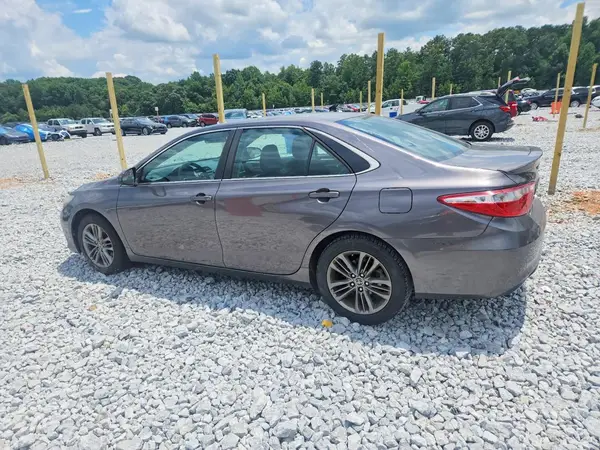 4T1BF1FK6GU161005 2016 TOYOTA CAMRY - Image 2