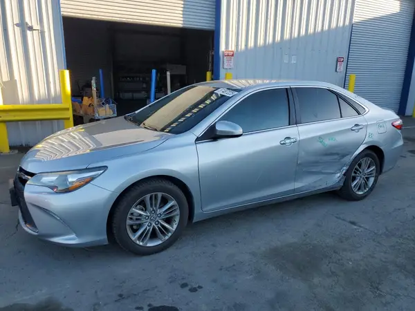 4T1BF1FK6GU163028 2016 TOYOTA CAMRY - Image 1