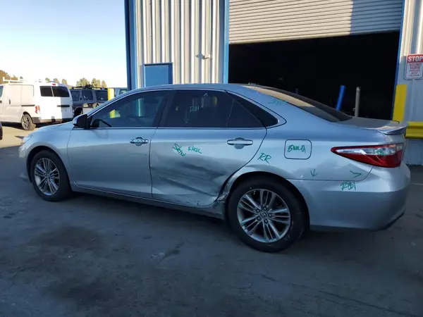 4T1BF1FK6GU163028 2016 TOYOTA CAMRY - Image 2