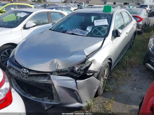 4T1BF1FK6GU164213 2016 TOYOTA CAMRY - Image 2