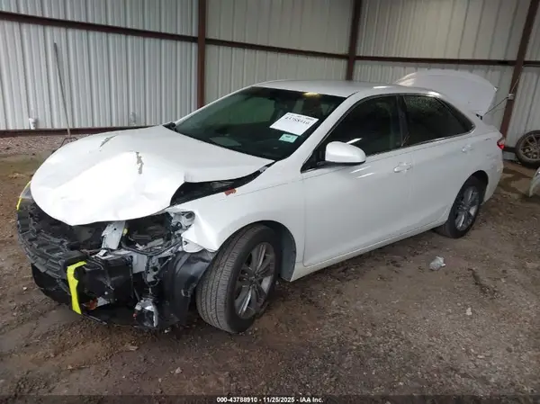 4T1BF1FK6GU164969 2016 TOYOTA CAMRY - Image 2