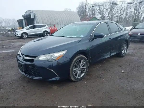 4T1BF1FK6GU167029 2016 TOYOTA CAMRY - Image 2