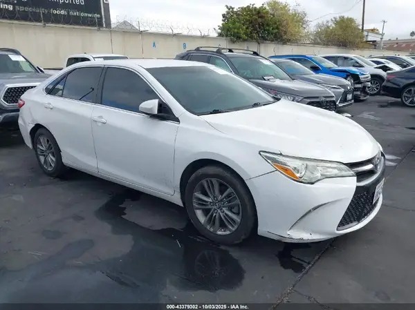 4T1BF1FK6GU168407 2016 TOYOTA CAMRY - Image 1