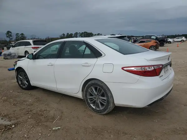 4T1BF1FK6GU174630 2016 TOYOTA CAMRY - Image 2