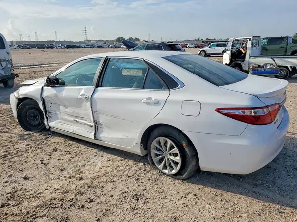 4T1BF1FK6GU176068 2016 TOYOTA CAMRY - Image 2